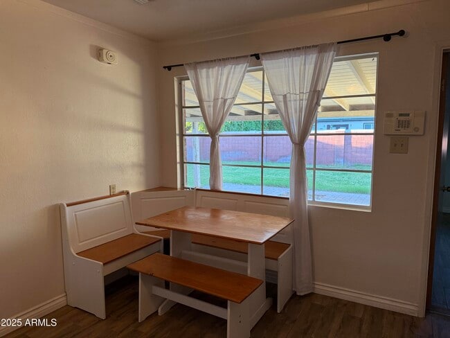 Foto del edificio - 8134 E Mitchell Dr