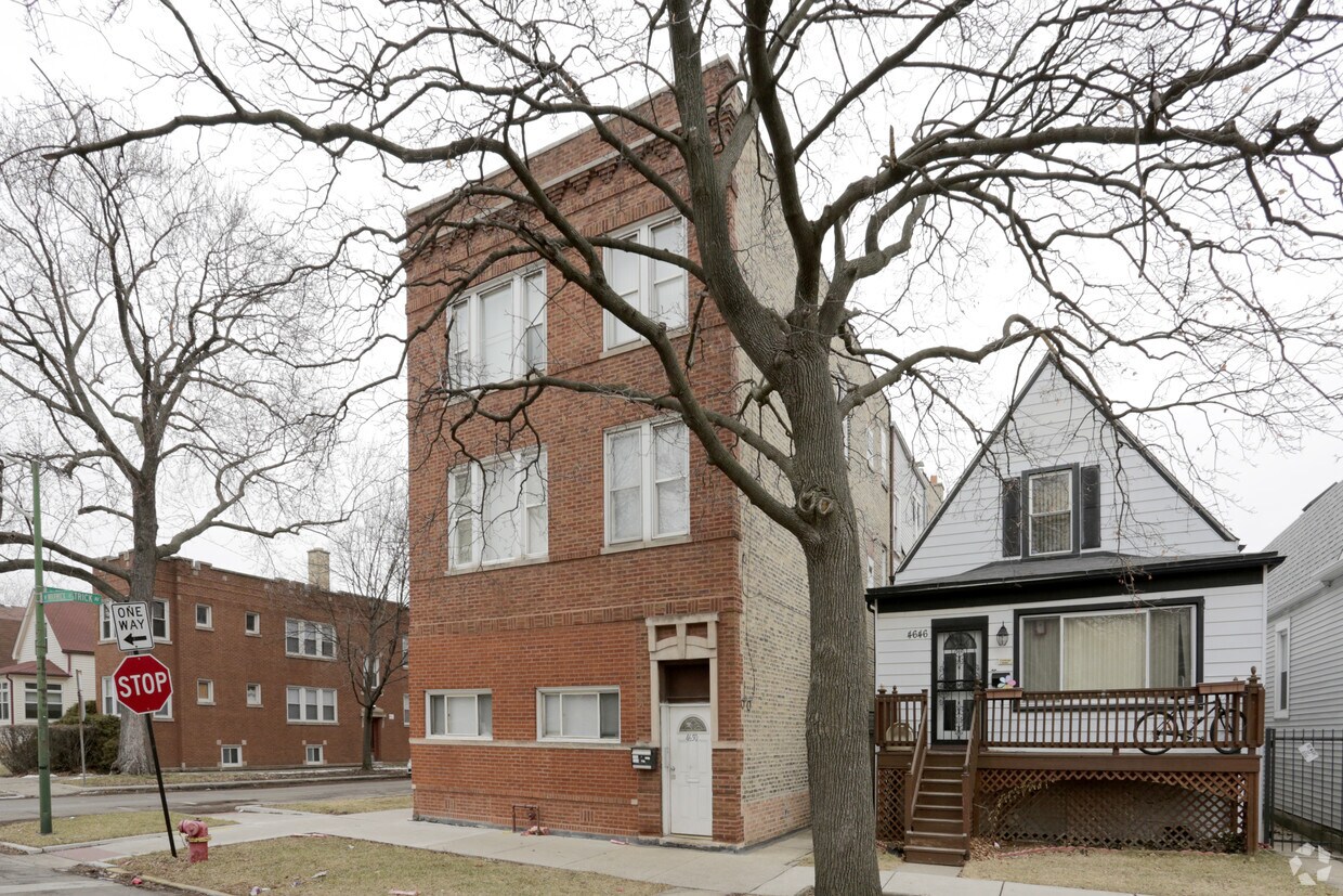 Foto del edificio - 3737 N Kilpatrick Ave