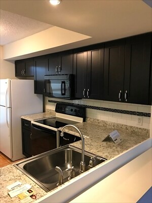Foto del edificio - 206 Lake Pointe Dr