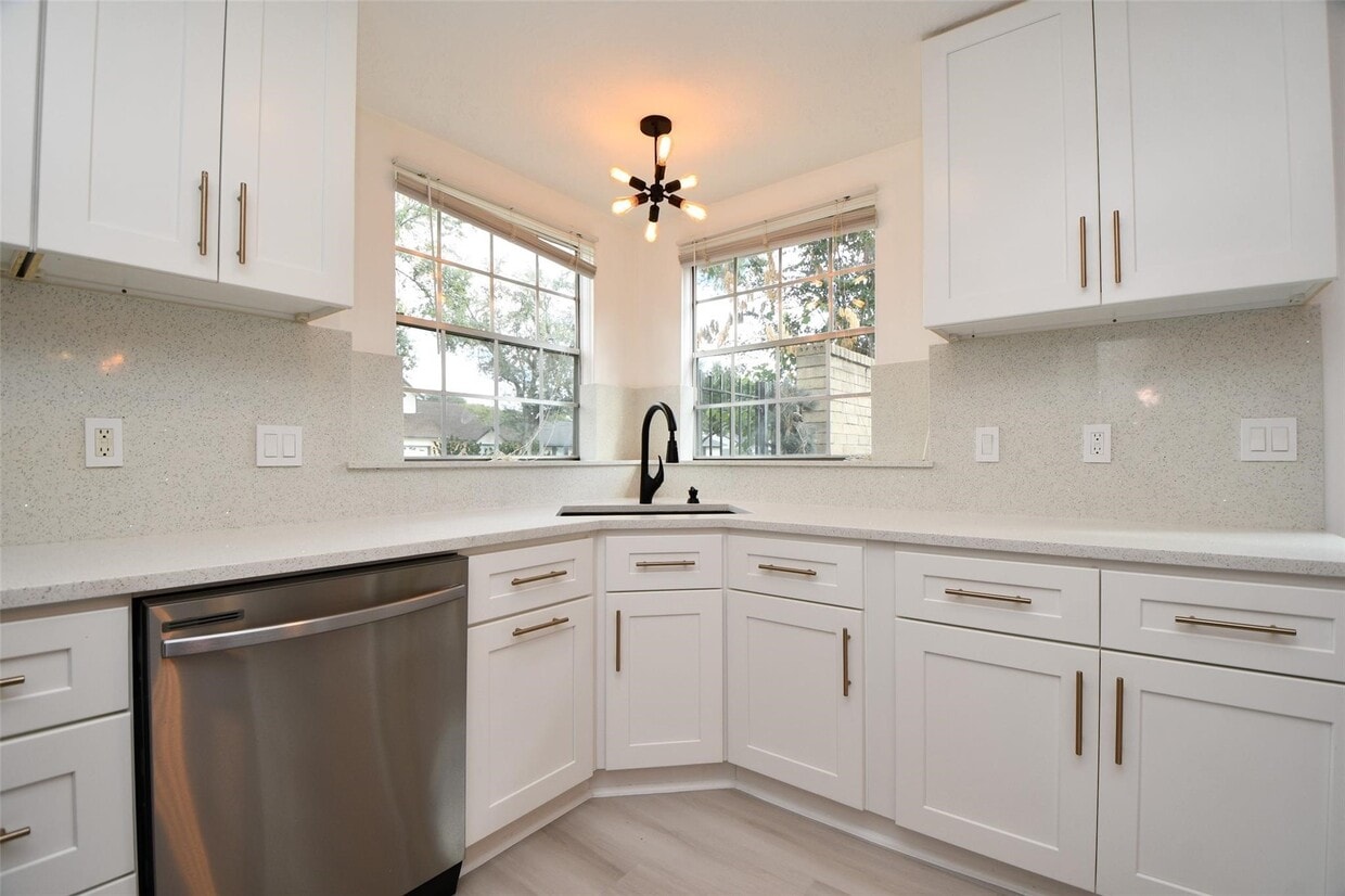 Foto principal - 15427 Swan Creek Dr