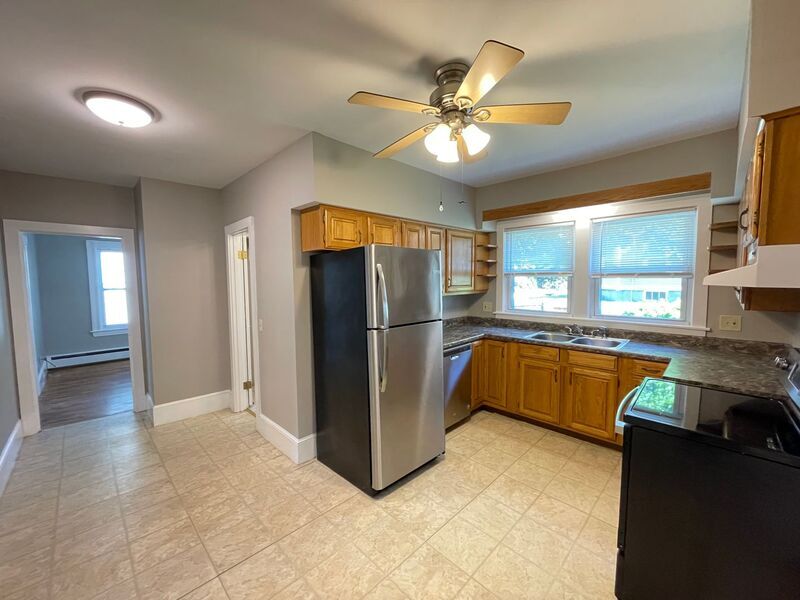 Foto principal - 366-368 Lowell St