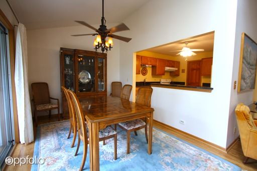 Building Photo - 805 Persimmon Ln