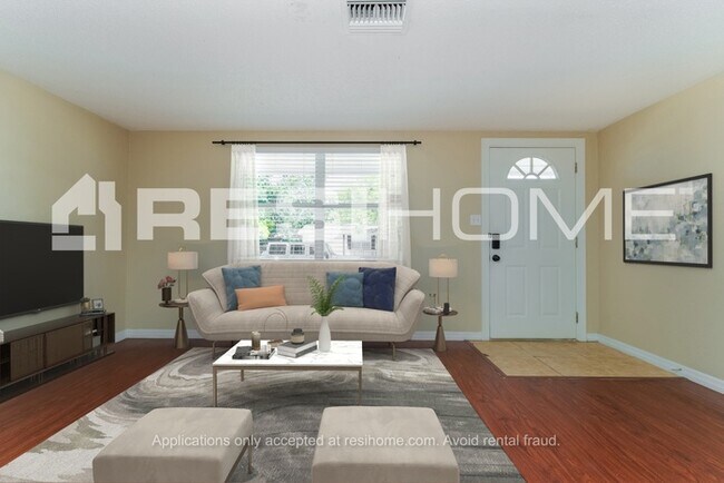 Building Photo - 7700 Farmlawn Dr