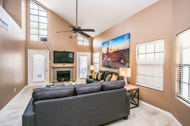 Foto del edificio - 1818 E Ranch Rd