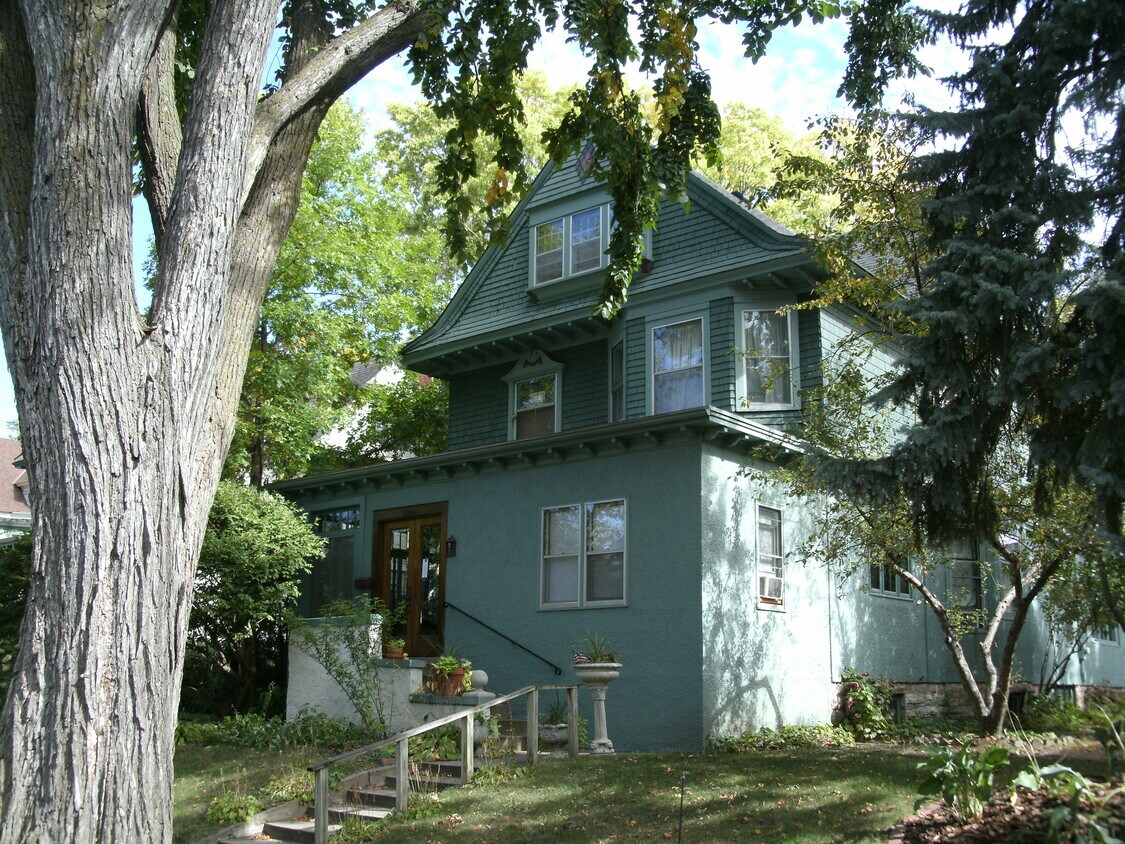 Primary Photo - 2305 Aldrich Ave S