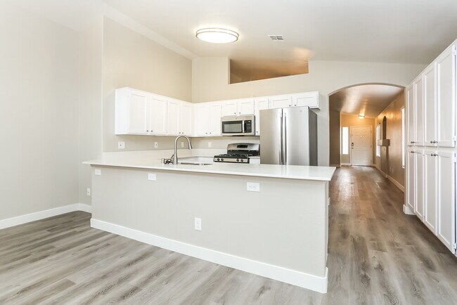 Foto del edificio - 7033 Golden Desert Ave
