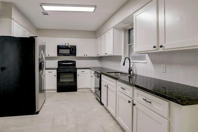 Building Photo - 24118 Spring Towne Dr