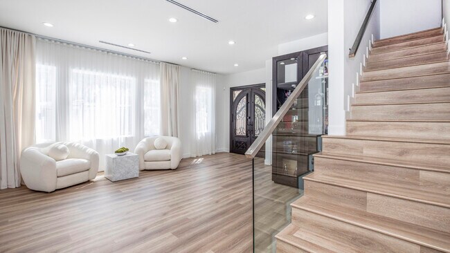 Foto del edificio - 17195 Summit Hills Dr