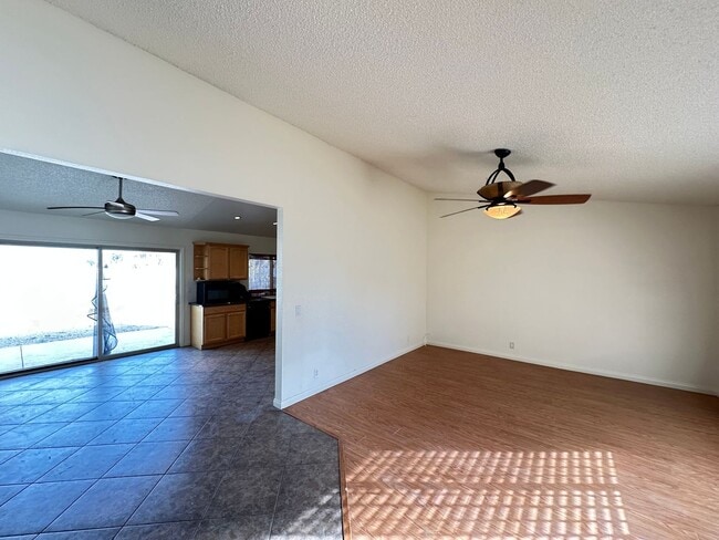 Foto del edificio - Unique property with NO HOA