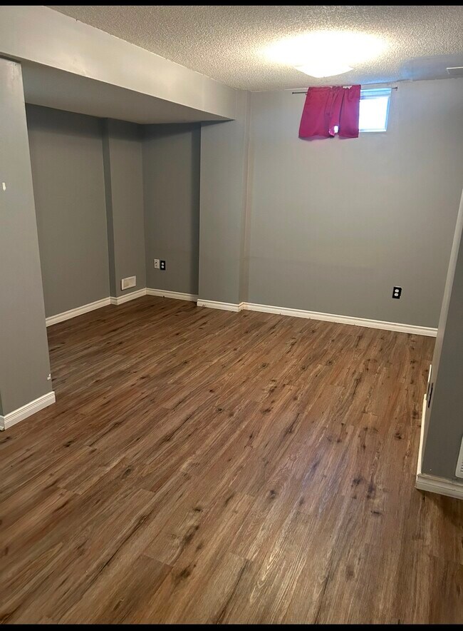 Salon - 3000 Garden St