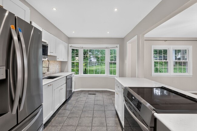 Photo - 3-level townhome in sought-after Sycamore Heights
