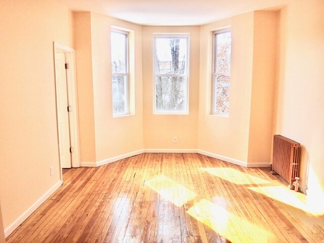 Primary Photo - 442 65th St