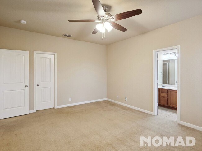 Foto del edificio - 4 Bedroom Single Family Home in San Antonio