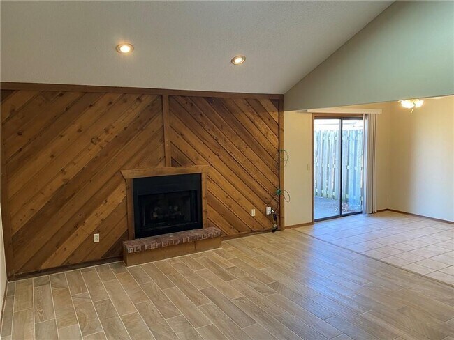 Building Photo - 419 N 35th St
