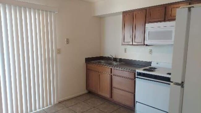 Building Photo - ADORABLE APACHE JUNCTION TWO-BEDROOM!