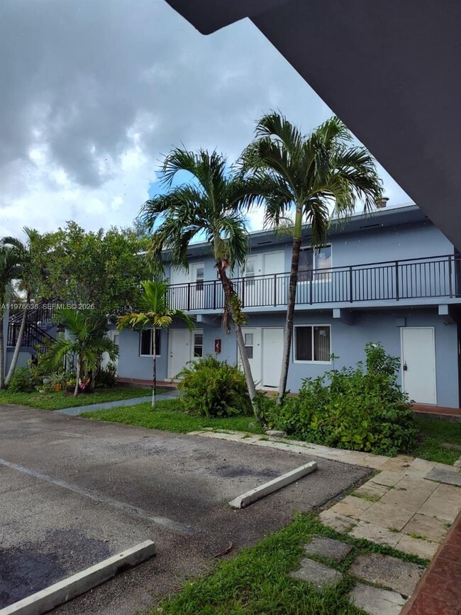 Building Photo - 655 Eldron Dr