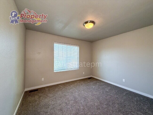 Foto del edificio - 3951 W Newland St