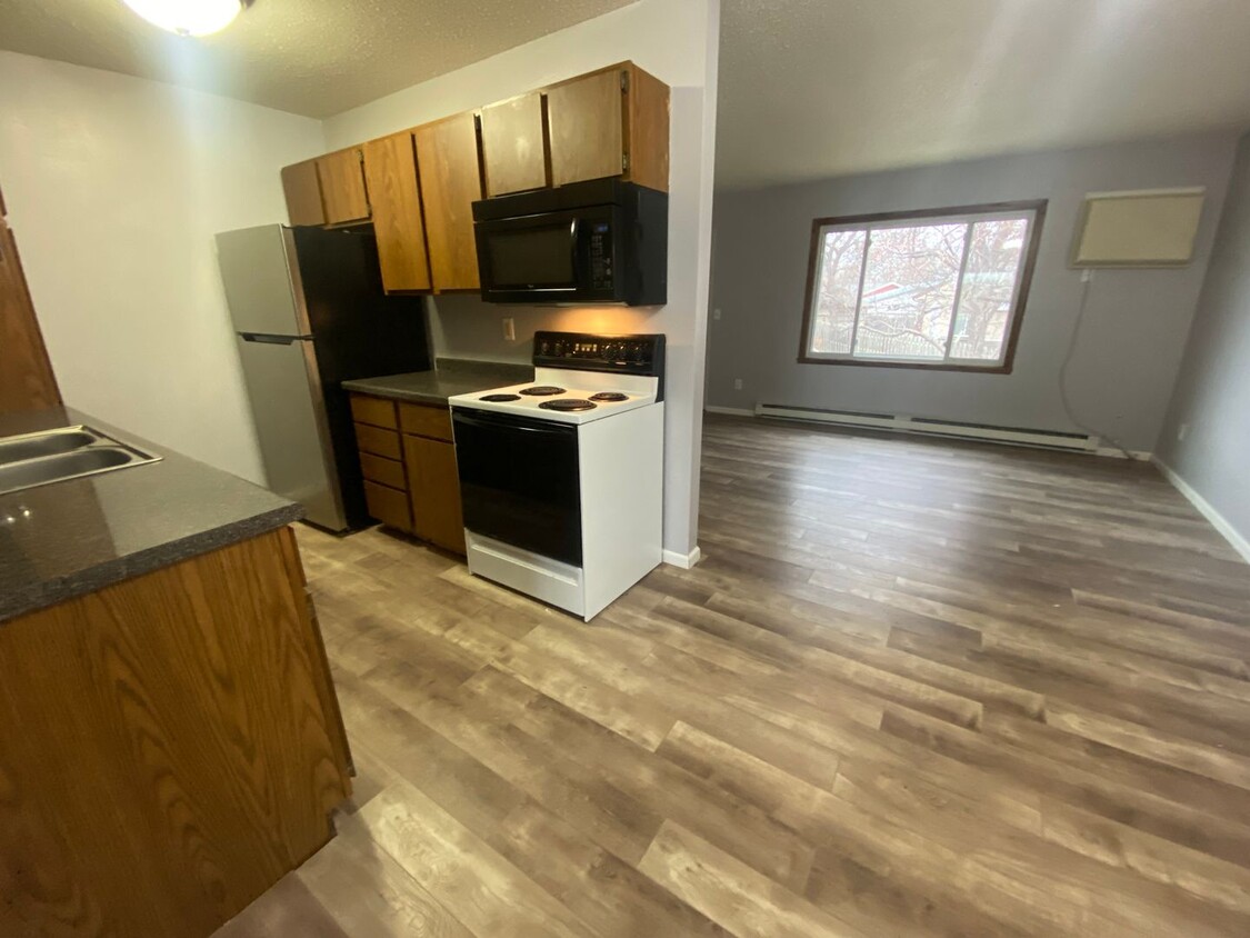 Foto principal - 3 Bedroom, 1 Bath Townhome in West Fargo!!