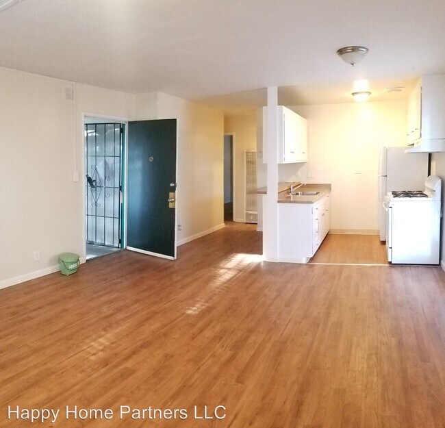 Building Photo - 7036 MacArthur Blvd