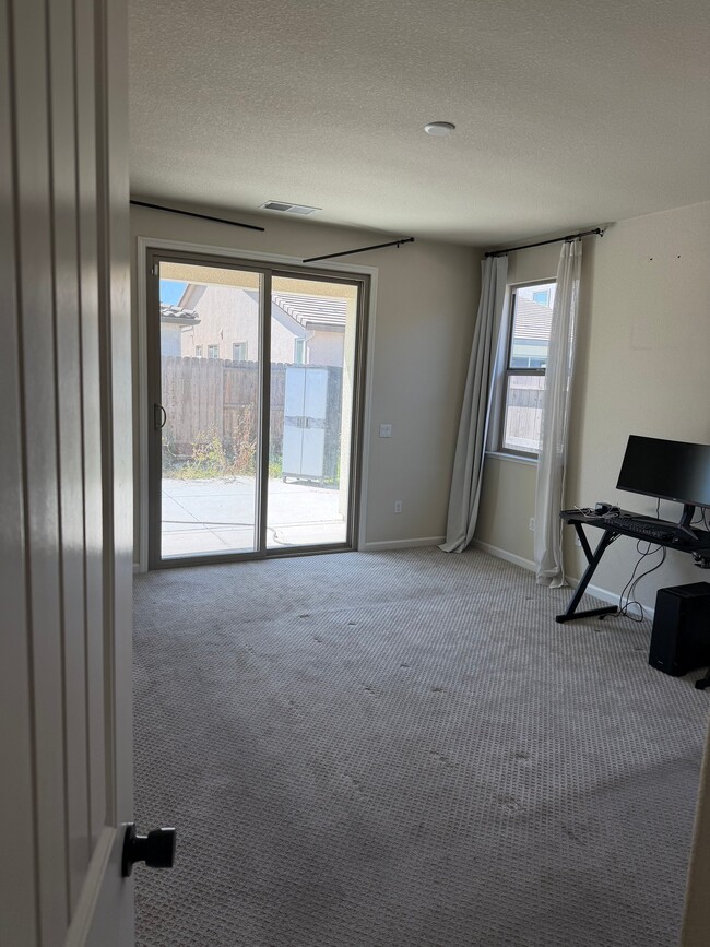 Building Photo - 3212 Showcase Way