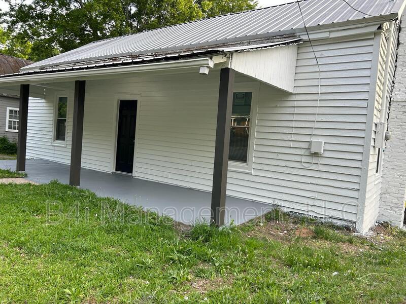 Primary Photo - 1615 Vinson Hwy