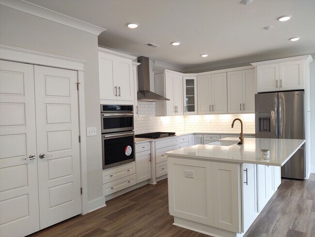 Building Photo - Beautiful Home located in the McKee Grove ...