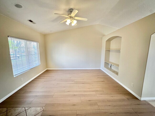 Foto del edificio - New Carpet and LVP!! Cozy Ivins Home!