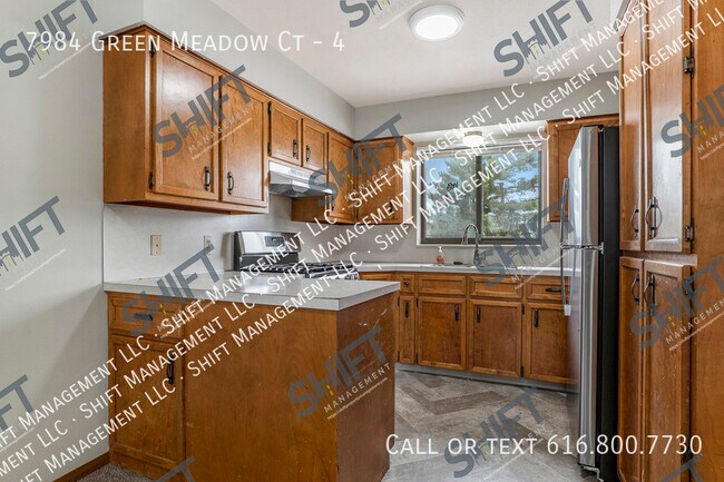 Foto del edificio - 7984 Green Meadow Ct