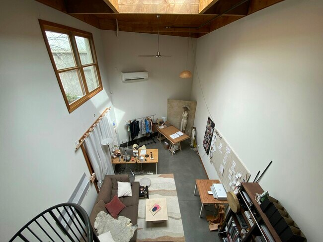 Foto del edificio - 8777 N Lombard St