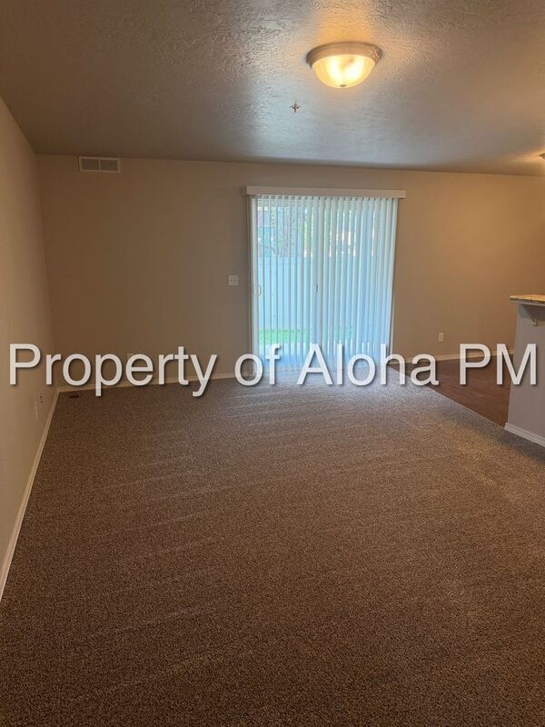 Foto del edificio - 1025 W Pine Ave