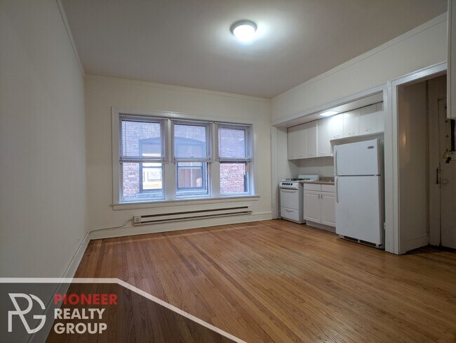 Building Photo - 1025 Dempster St