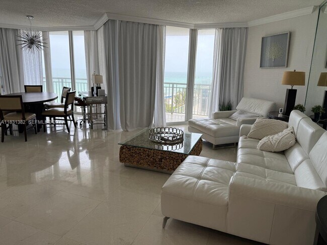 Foto del edificio - 17375 Collins Ave