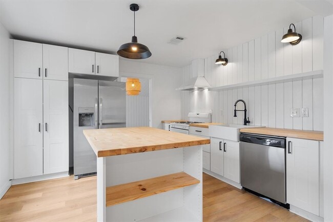 Foto del edificio - 1228 Broadmoor Dr