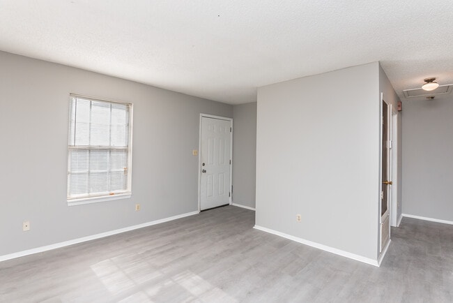 Building Photo - 5405 E Shore Dr