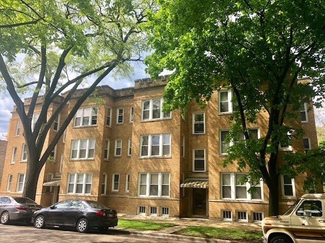 Primary Photo - 2540 W Thorndale Ave