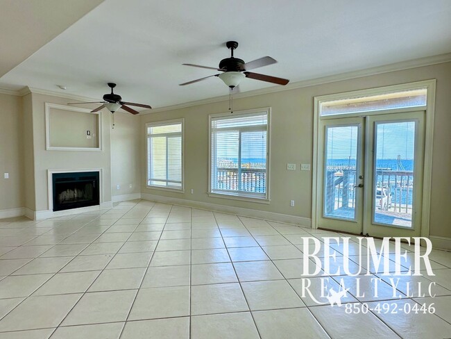 Building Photo - 3br/2.5ba End Unit Townhome Treasure