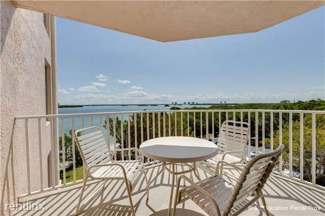 Foto principal - 8771 Estero Blvd