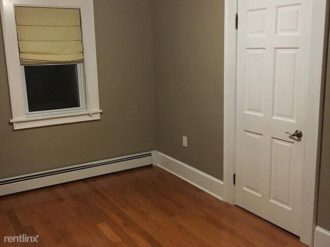 Foto del edificio - 3 br, 1.5 bath House - 12 Victory Ln
