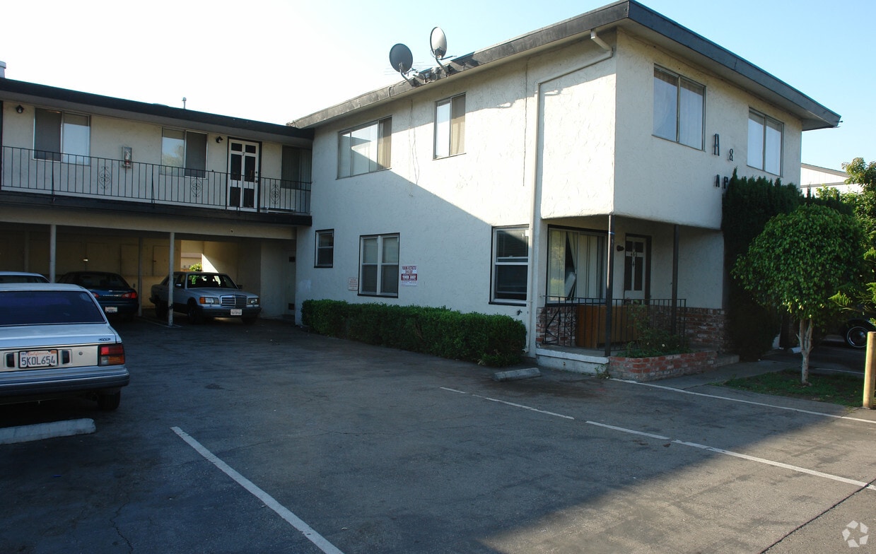 Primary Photo - 466 N Fair Oaks Ave