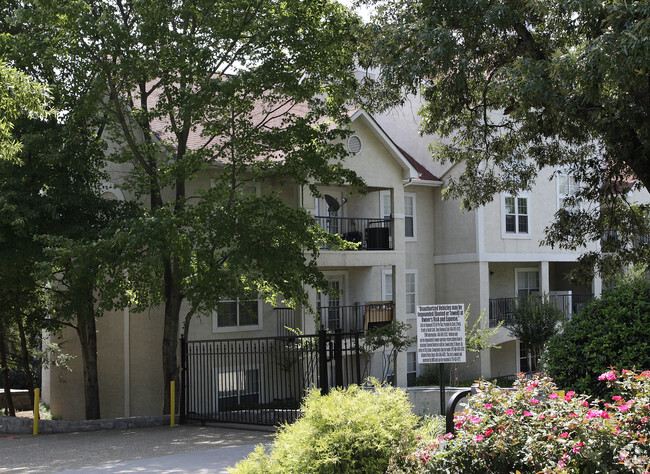 Primary Photo - Habersham Of Buckhead