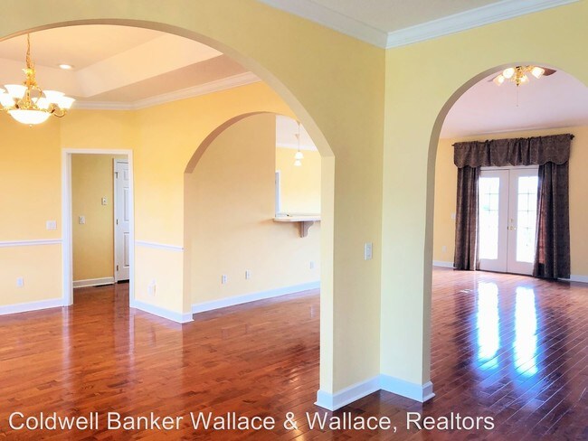 Building Photo - 4 br, 3.5 bath House - 275 Hilltop Drive