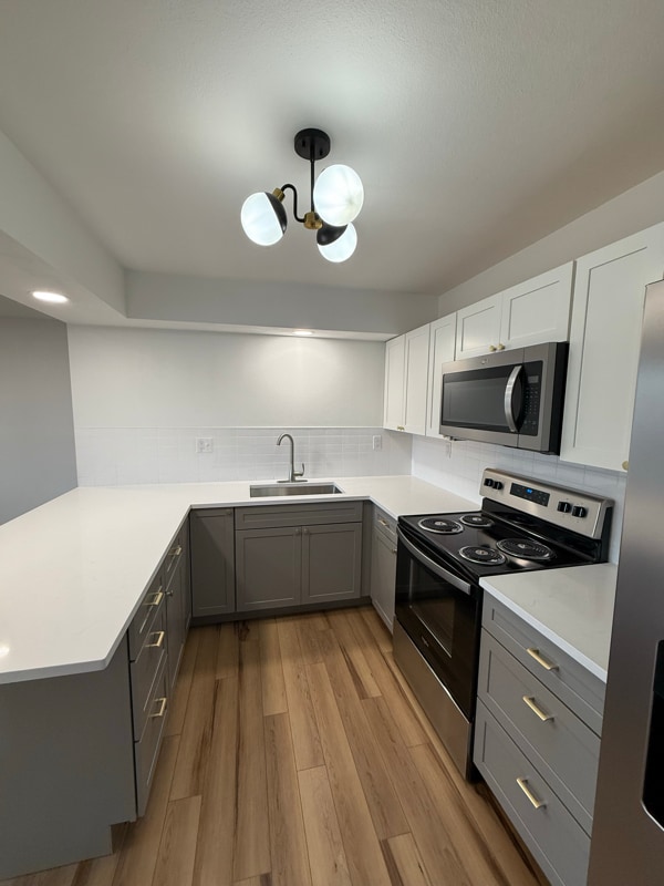 Foto del edificio - 730 E Shore Dr