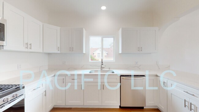 Building Photo - 1113 Pacific Ave