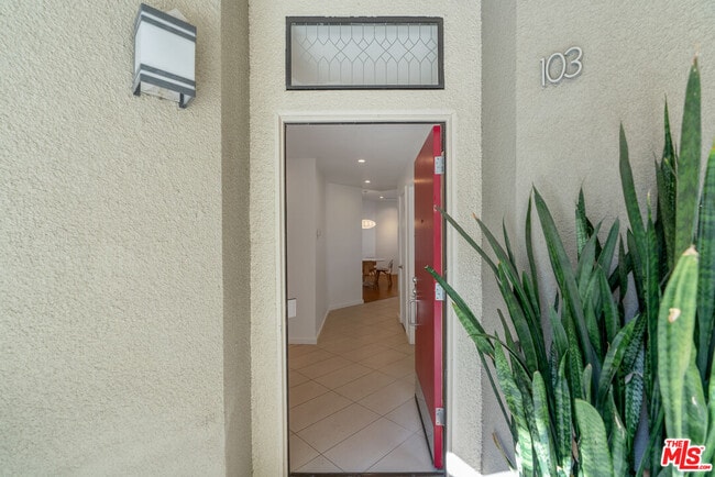 Foto del edificio - 2330 Duane St