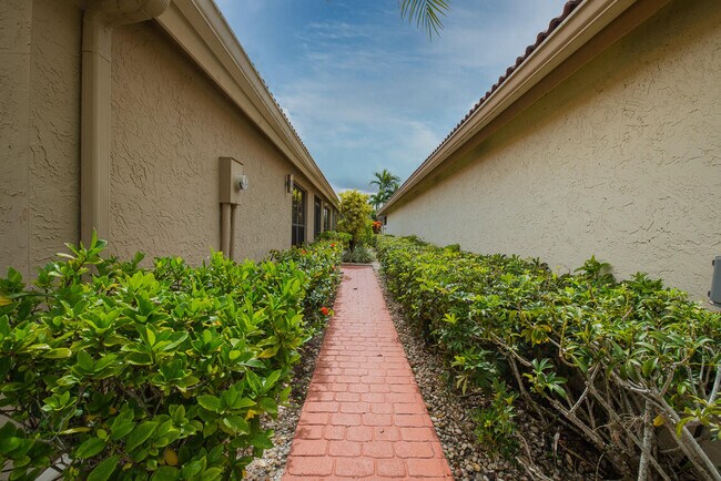 Building Photo - 10790 White Aspen Ln
