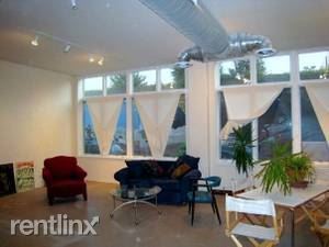 Building Photo - 2 br, 1 bath Condo - 2418 W Bloomingdale A...
