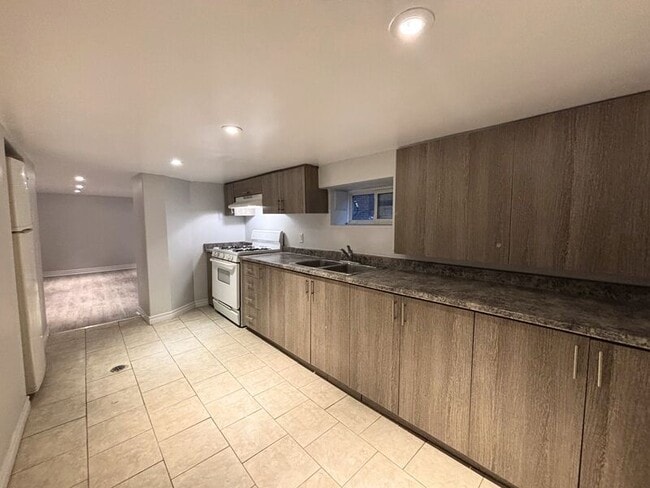 Building Photo - 57 Burris St