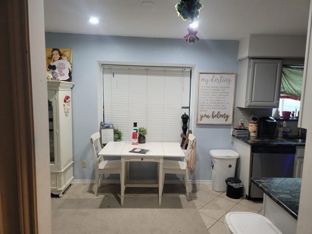 Foto del edificio - 813 Leslie Ln