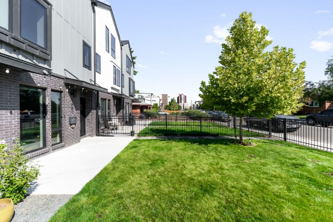 Foto del edificio - 1401 Yates St