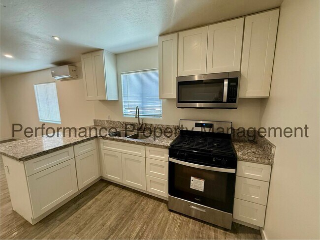 Foto del edificio - 703 Decatur St